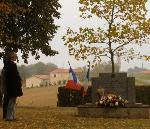 Jean-Claude d�pose la gerbe !